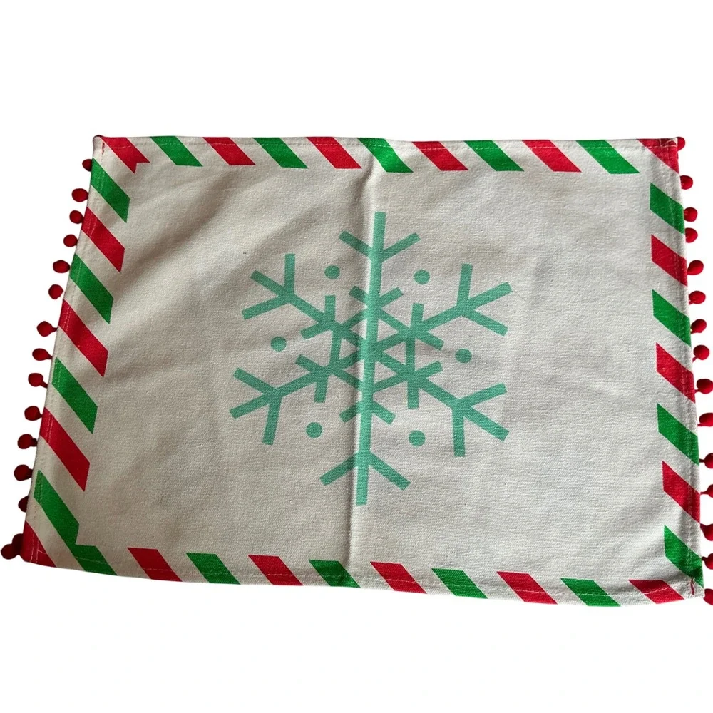 Christmas Table Runner‎ & Placemats Set Holiday Penguins Snowflakes Pom Pom Trim